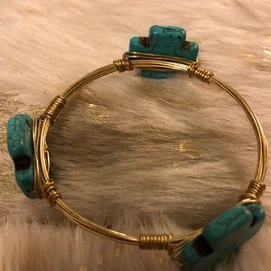 Jewelry - Turquoise and gold bangle bracelets. Set of 2. Jewelry - Turquoise and gold bangle bracelets. Set of 2.